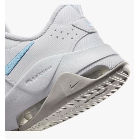 Nike Women's Zoom Bella 6 trainer in white and light armoury blue NIB 8 - Picture 4 of 14